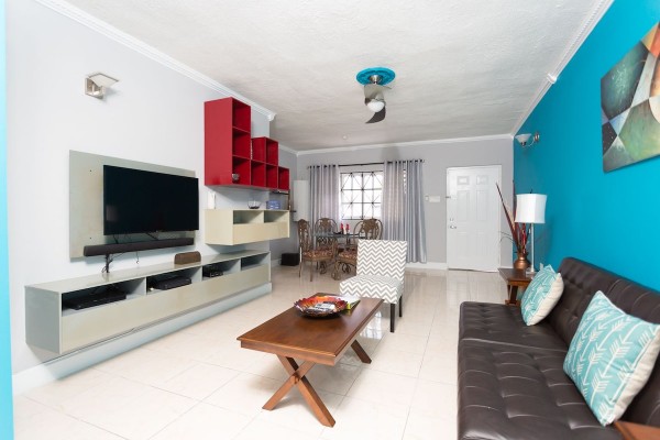 Casa Alexandria Fully AC Luxury Two Bedroom Apartment, Kingston, Jamaica